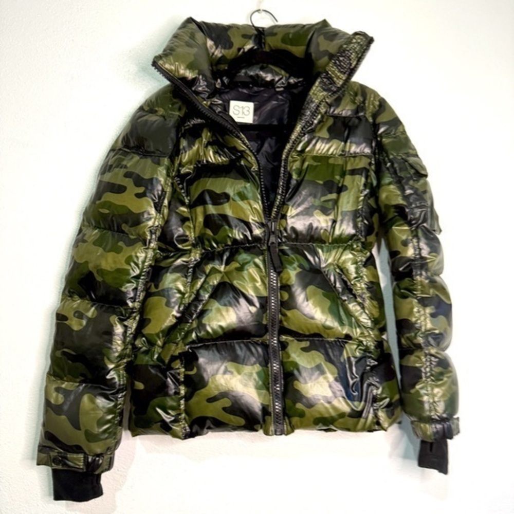 Urban Outfitters S13 Camouflage Puffer Jacket. Sz S.